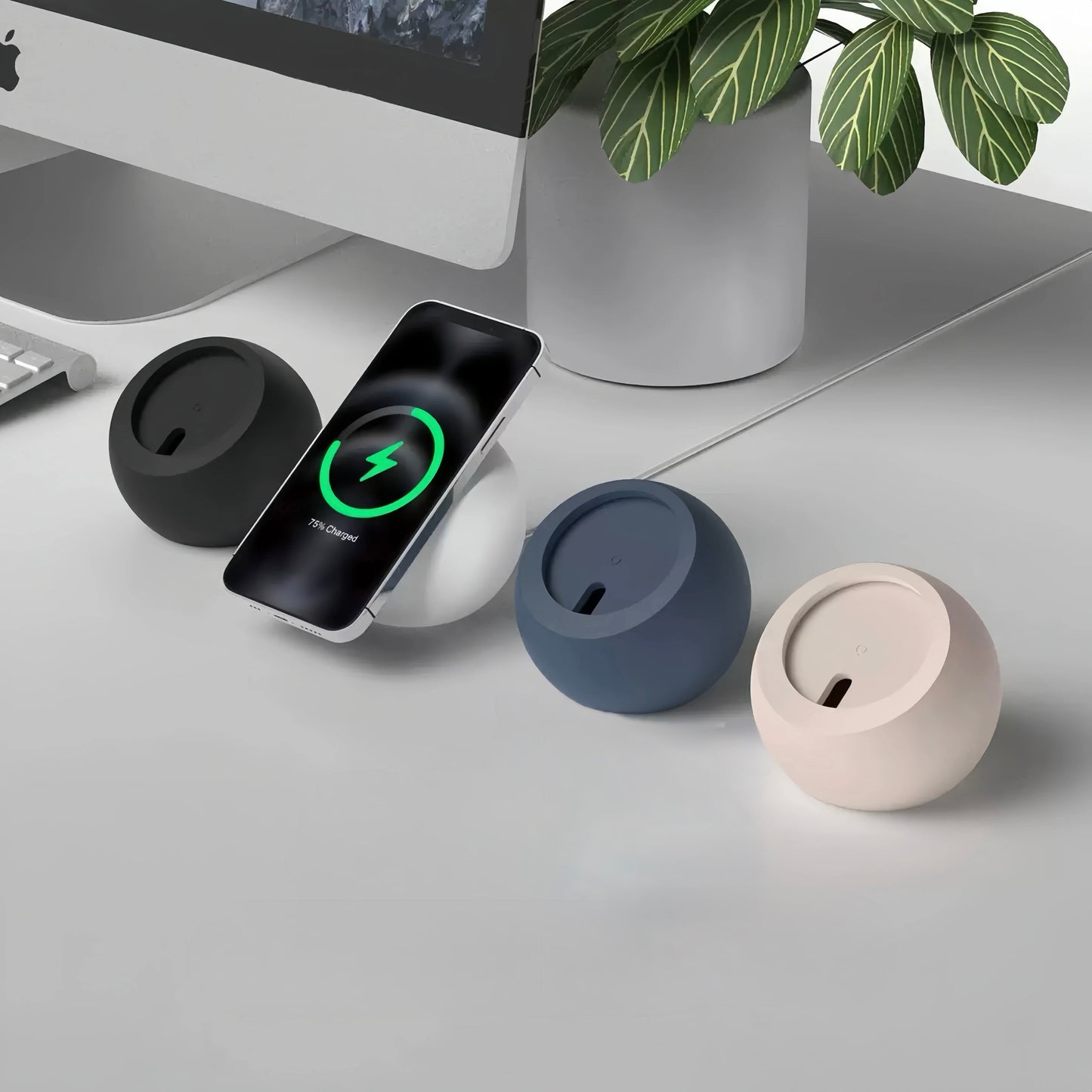 Support Magnétique de Bureau en Silicone – Station de Charge Sans Fil MagSafe pour iPhone 12 / 13 / 14 / 15 / 16 Pro